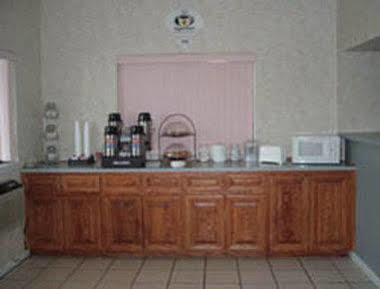 Super 8 By Wyndham Motel