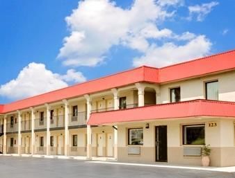 Super 8 By Wyndham Motel
